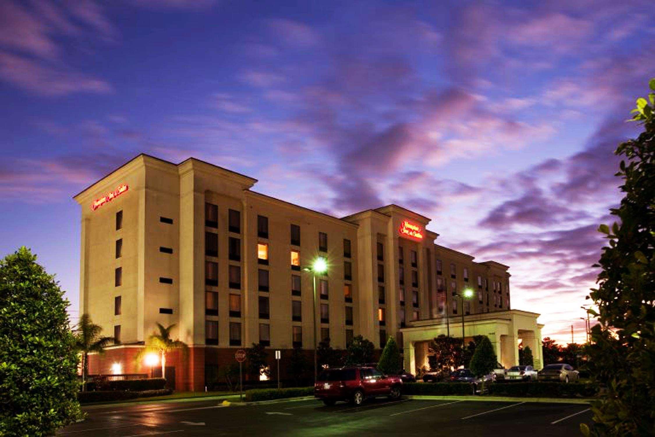 Hampton Inn & Suites Orlando International Drive North Exterior foto