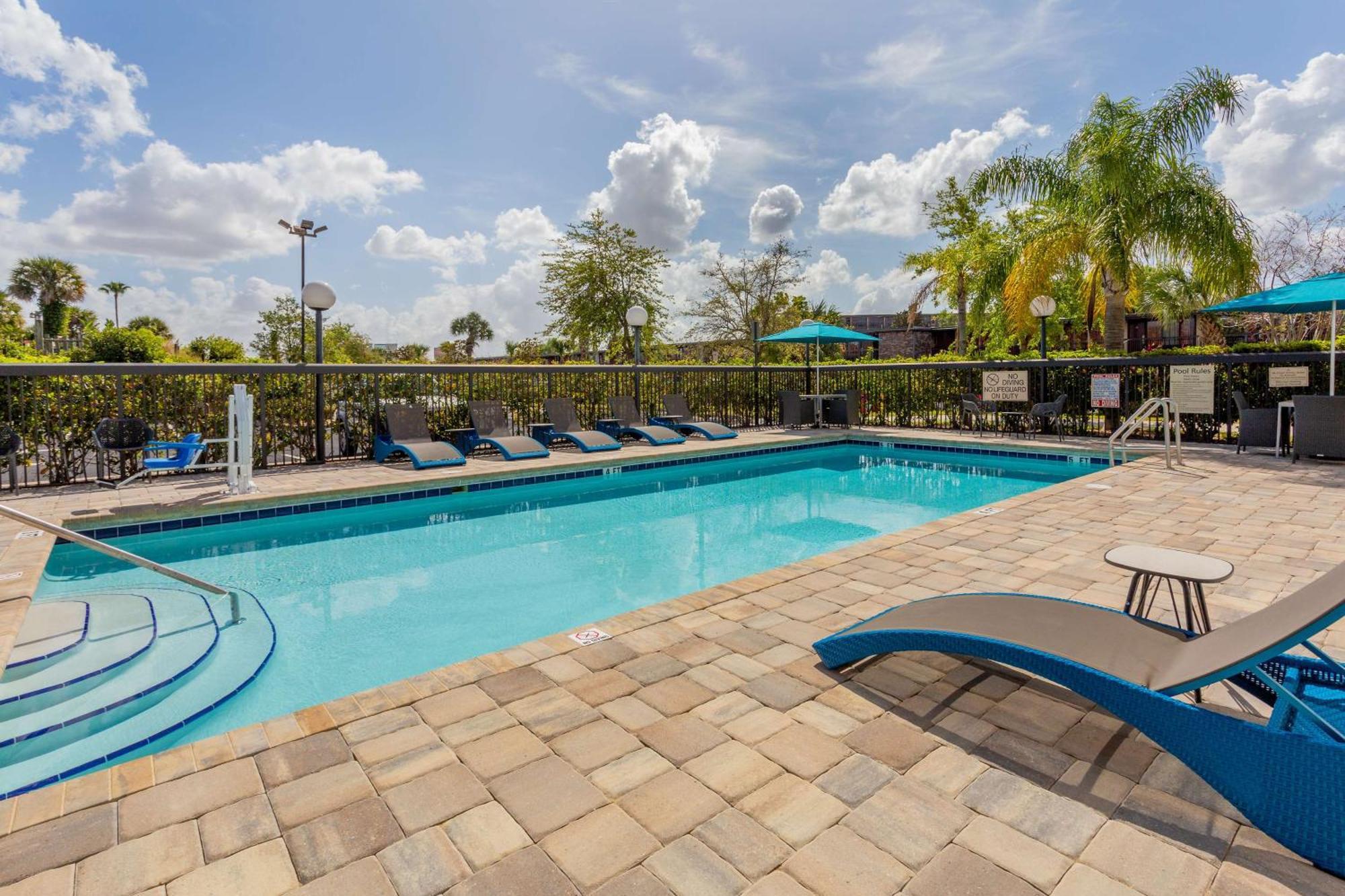 Hampton Inn & Suites Orlando International Drive North Exterior foto